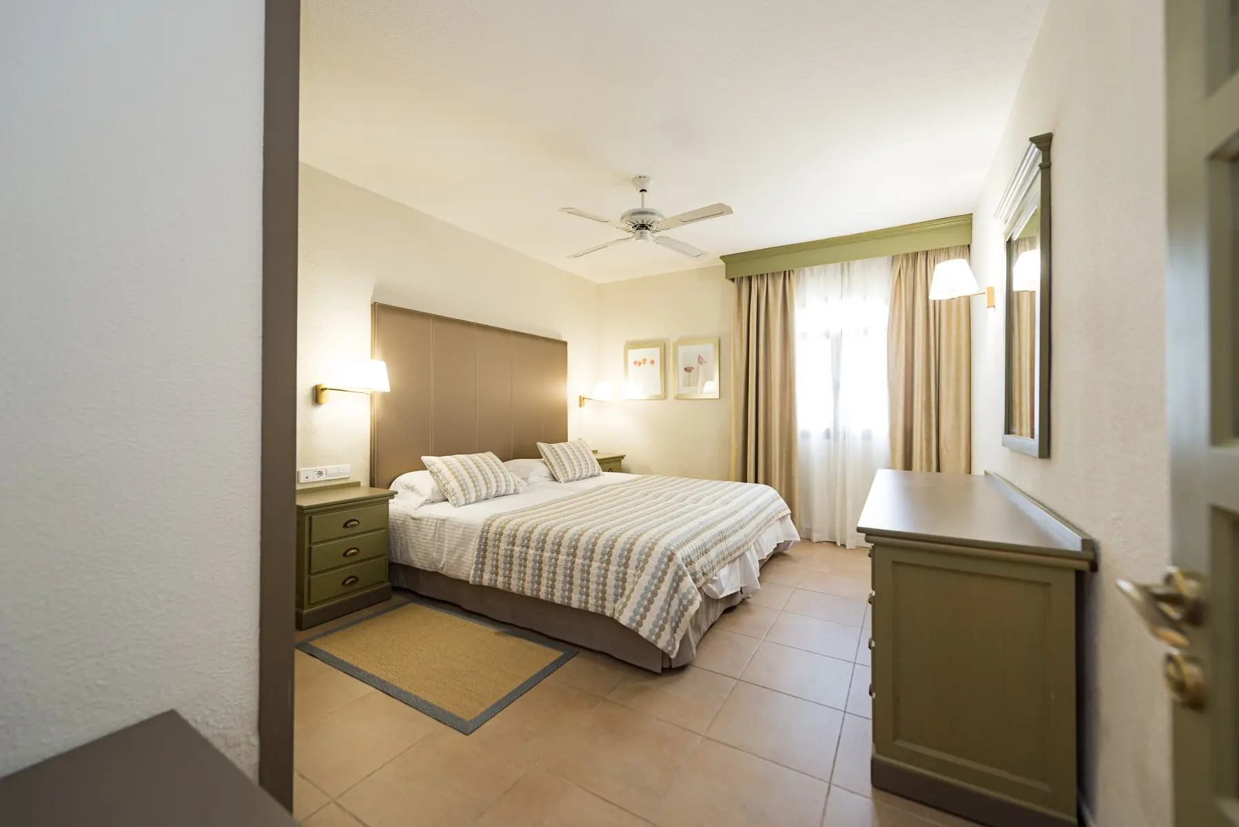 HD Parque Cristobal Gran Canaria — HD PARQUE CRISTÓBAL GRAN CANARIA