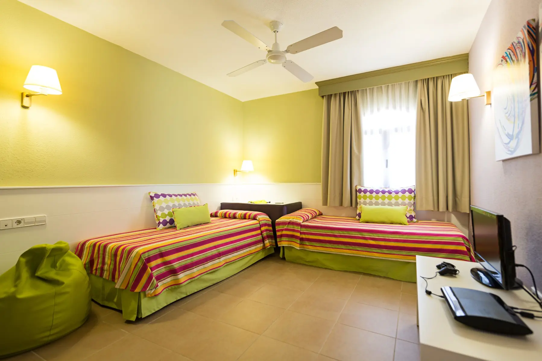 HD Parque Cristobal Gran Canaria — HD PARQUE CRISTÓBAL GRAN CANARIA