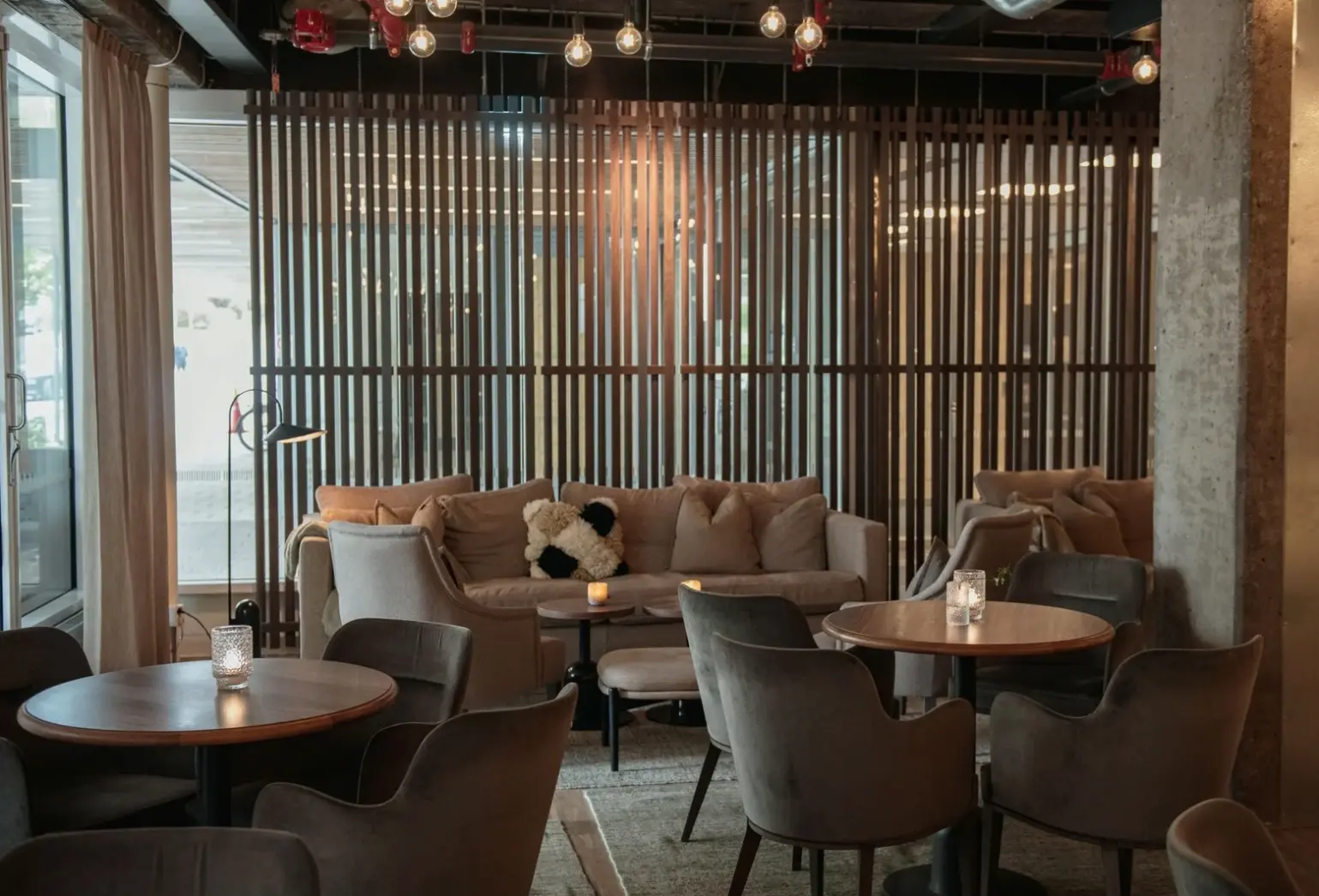Lobby hotelu Home Hotel Mektagonen