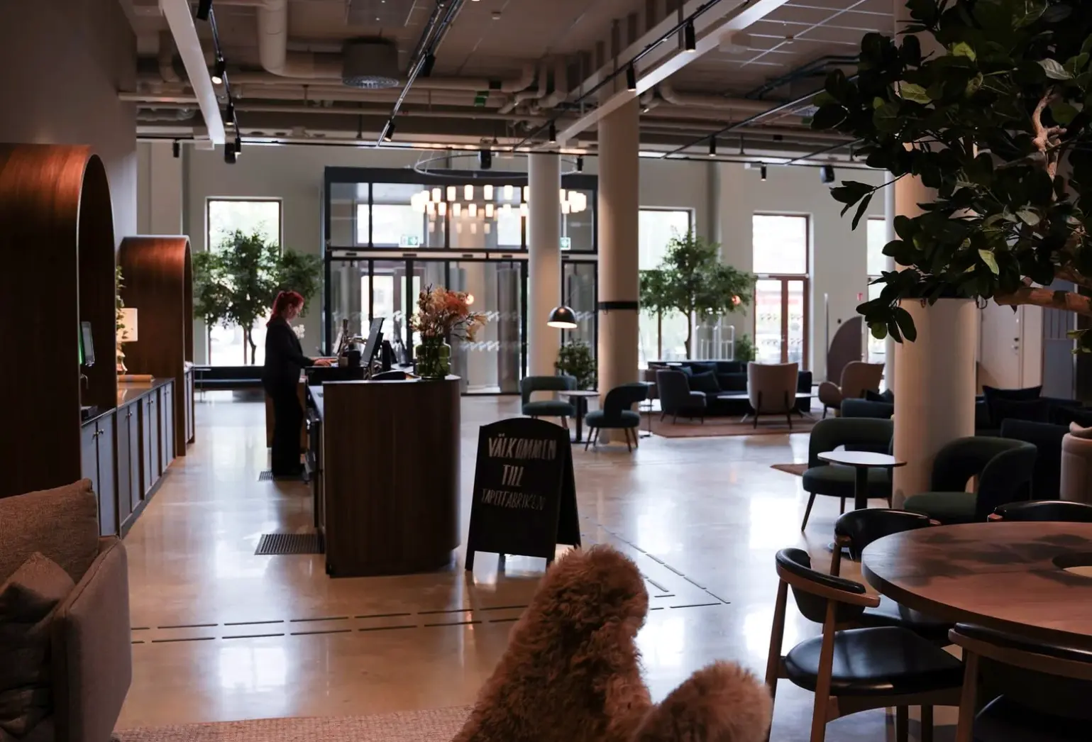 Lobby hotelu Home Hotel Tapetfabriken