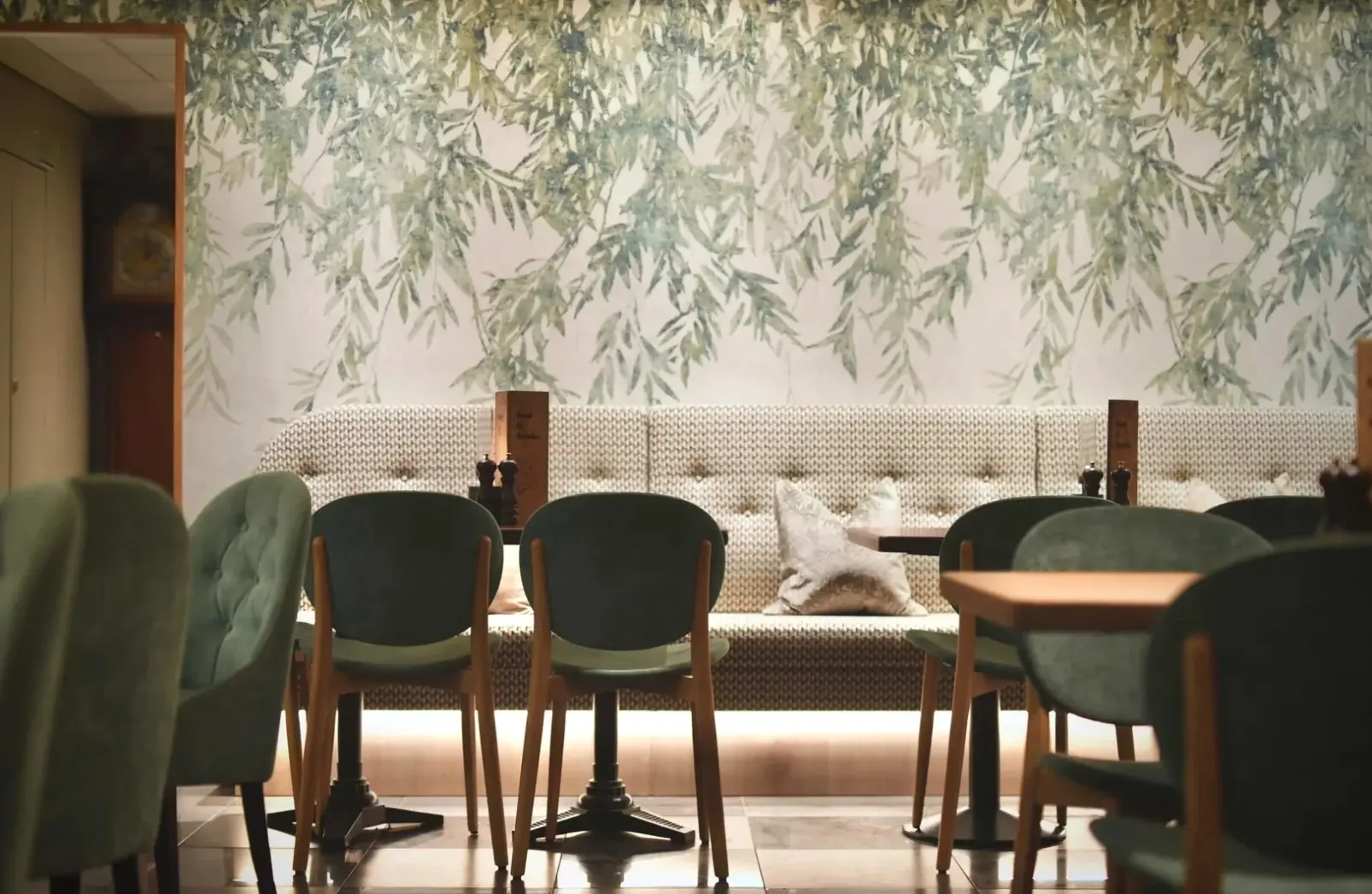 Restauracja i jedzenie w hotelu Home Hotel Wellington