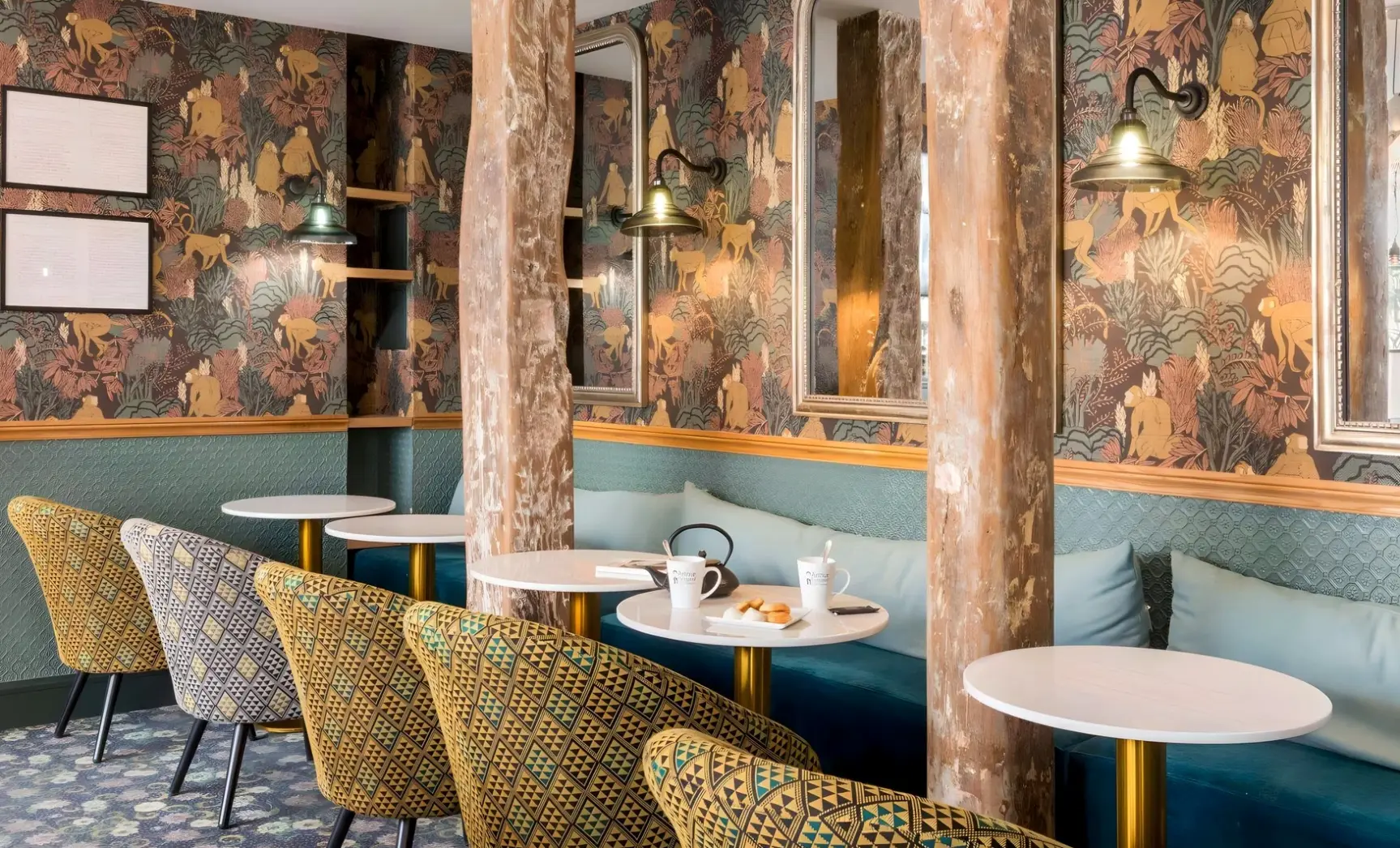 Restauracja i jedzenie w hotelu Hôtel Littéraire Arthur Rimbaud