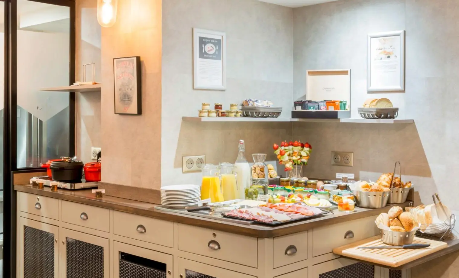 Restauracja i jedzenie w hotelu Hôtel Littéraire Marcel Aymé
