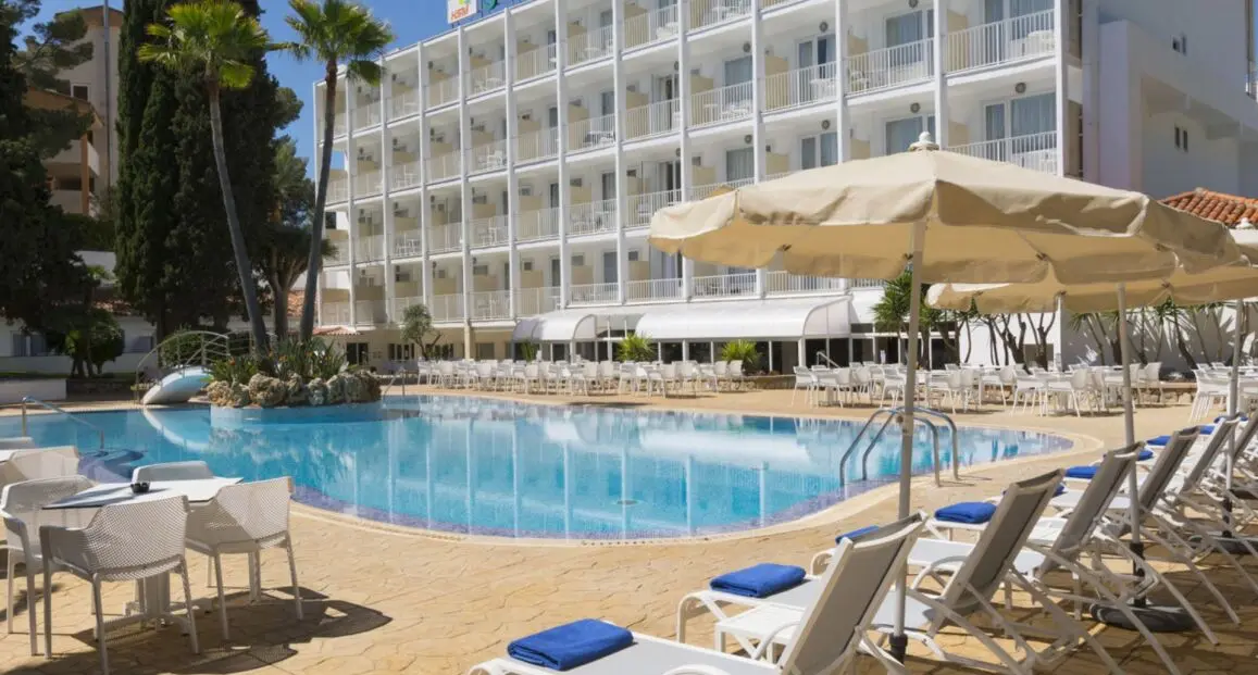 Basen w hotelu Hsm SOlivera Hotel & Apartments