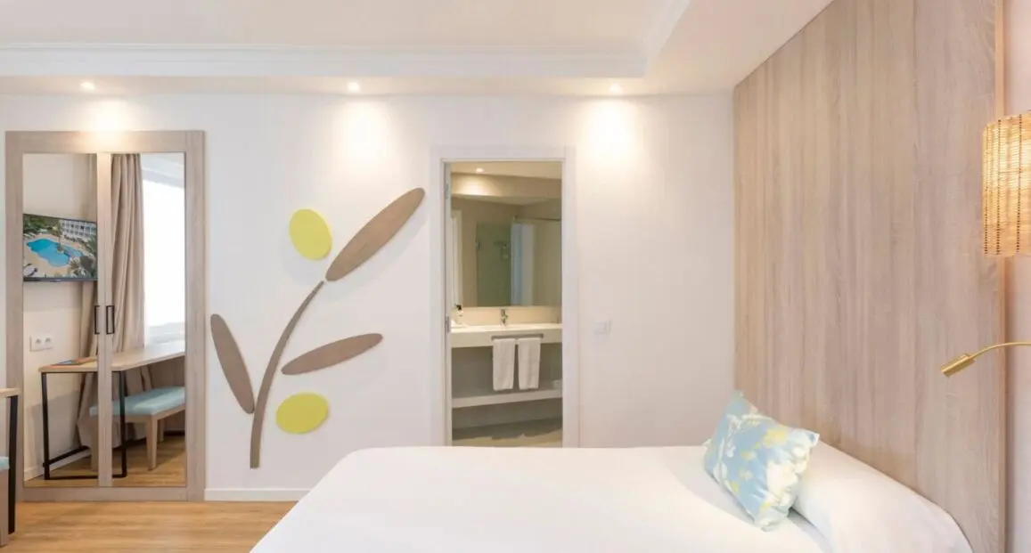 Pokój w hotelu Hsm SOlivera Hotel & Apartments