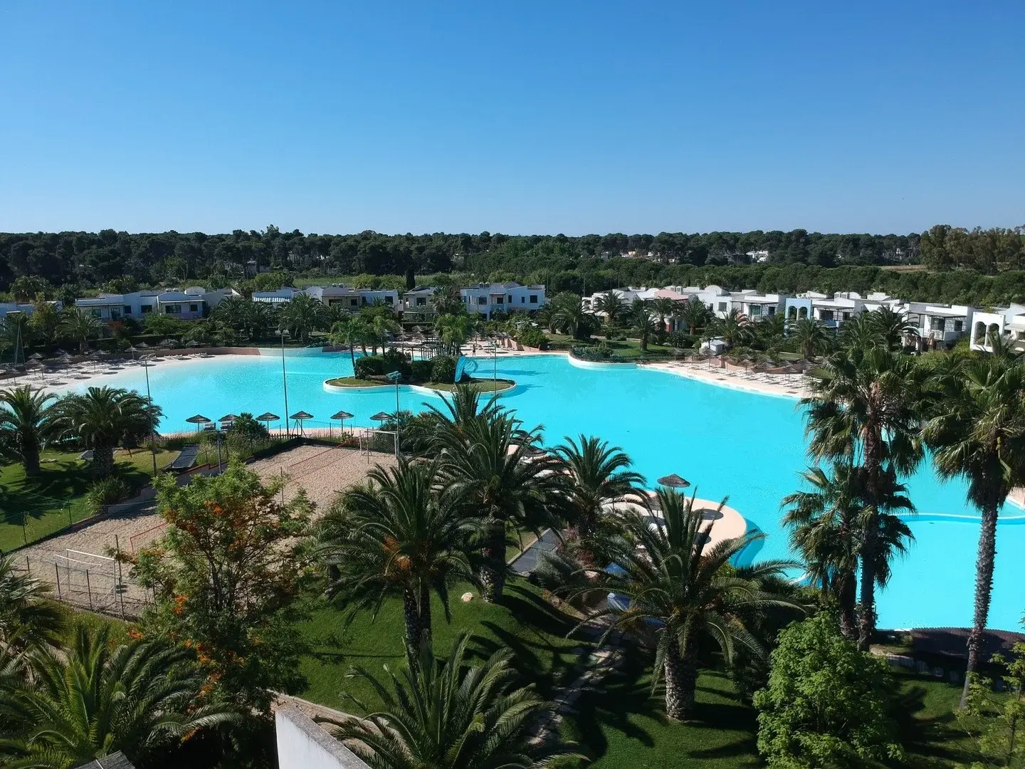 Basen w hotelu I Turchesi Club Village