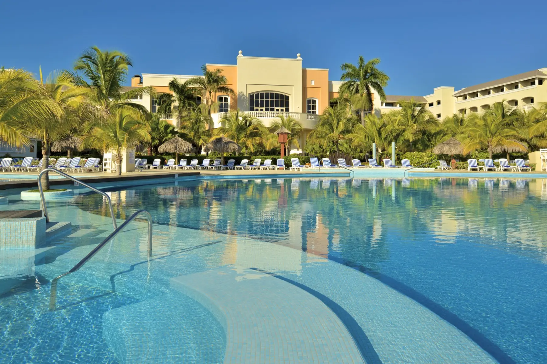 Iberostar Waves Rose Hall Beach — IBEROSTAR WAVES ROSE HALL BEACH