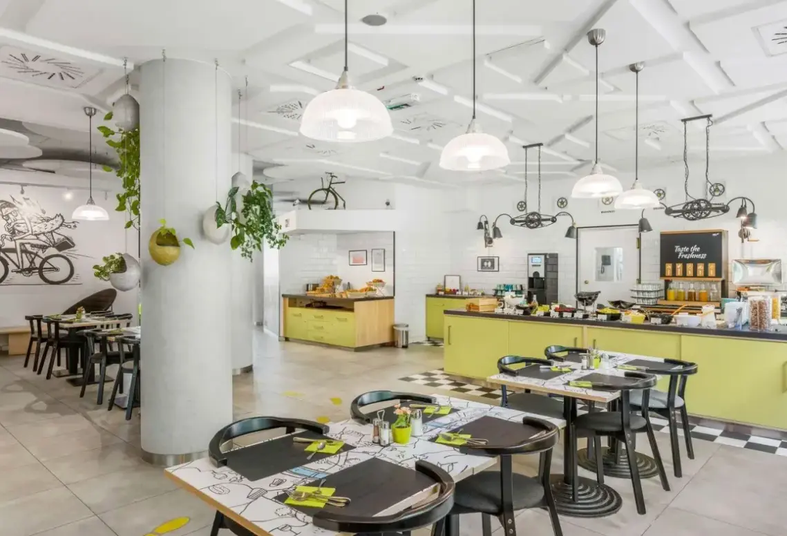 Restauracja i jedzenie w hotelu Ibis Styles Budapest City