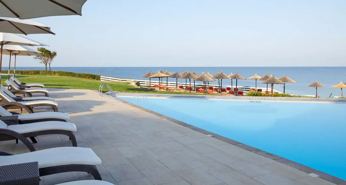 Basen w hotelu Istion Club