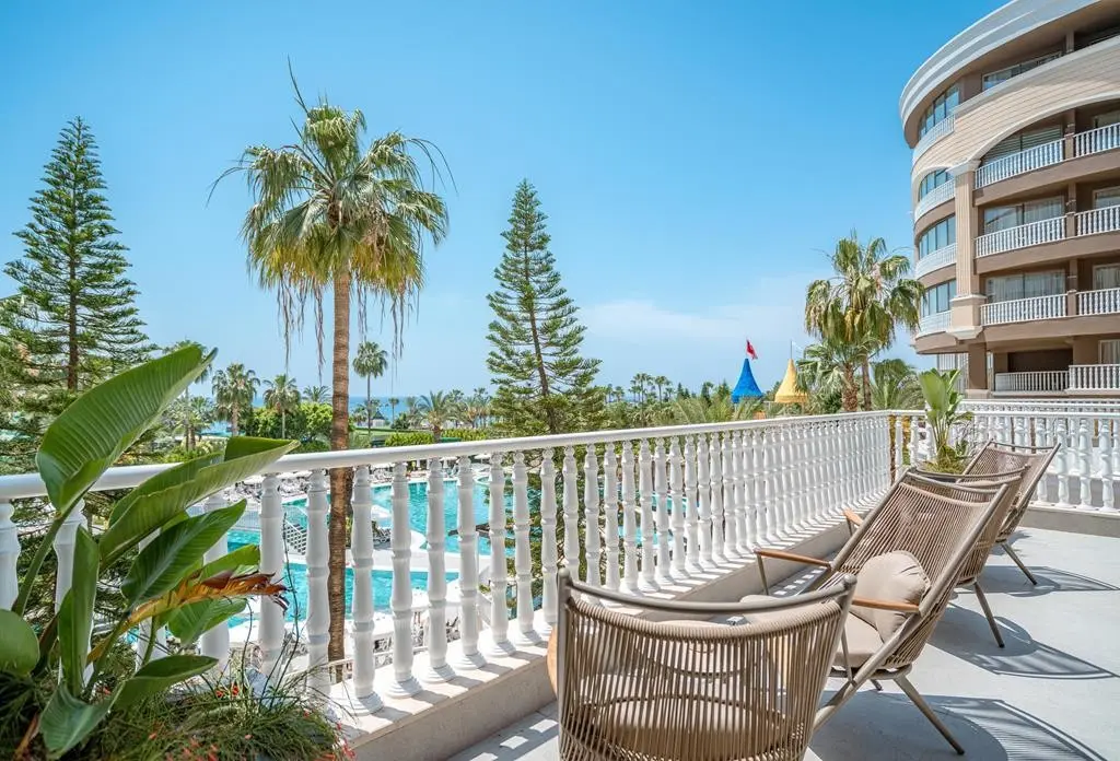 Kirman Arycanda De Luxe — KIRMAN ARYCANDA DE LUXE