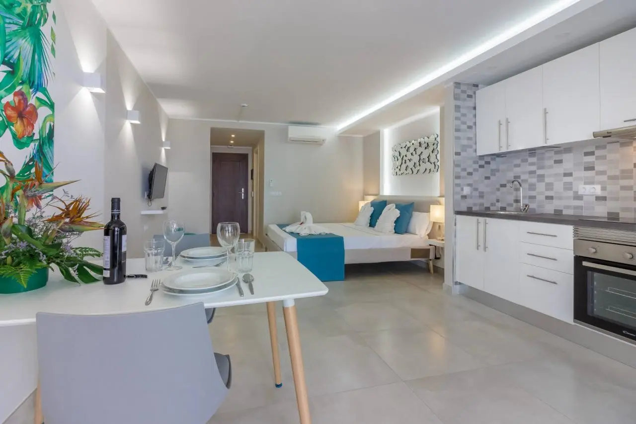 Klayman Diamond Aparthotel — KLAYMAN DIAMOND APARTHOTEL