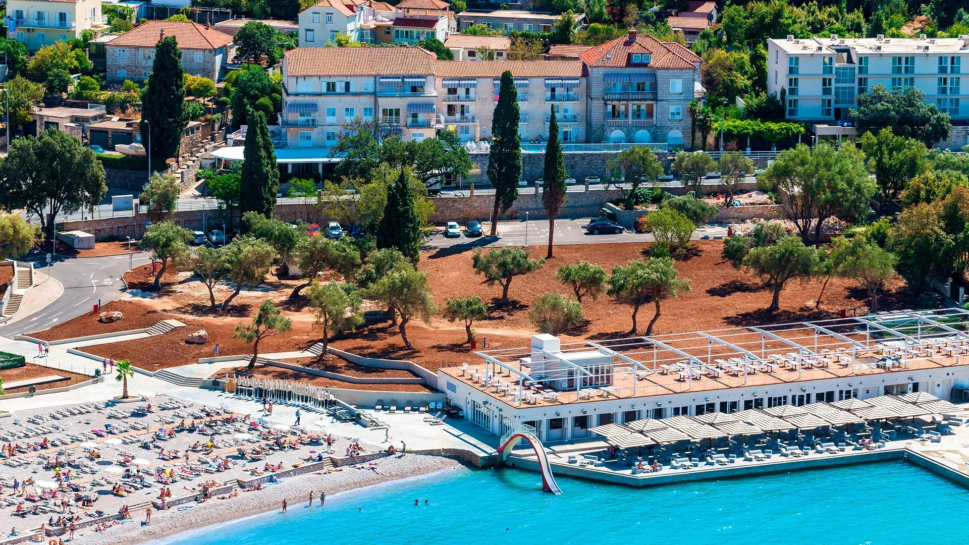 Plaża przy hotelu Komodor
