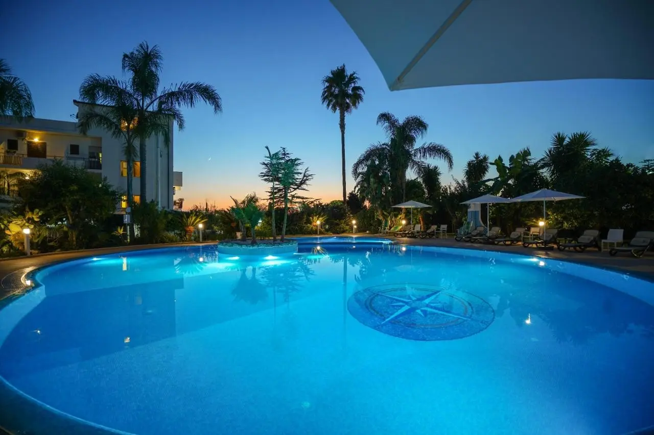 La Bussola — LA BUSSOLA