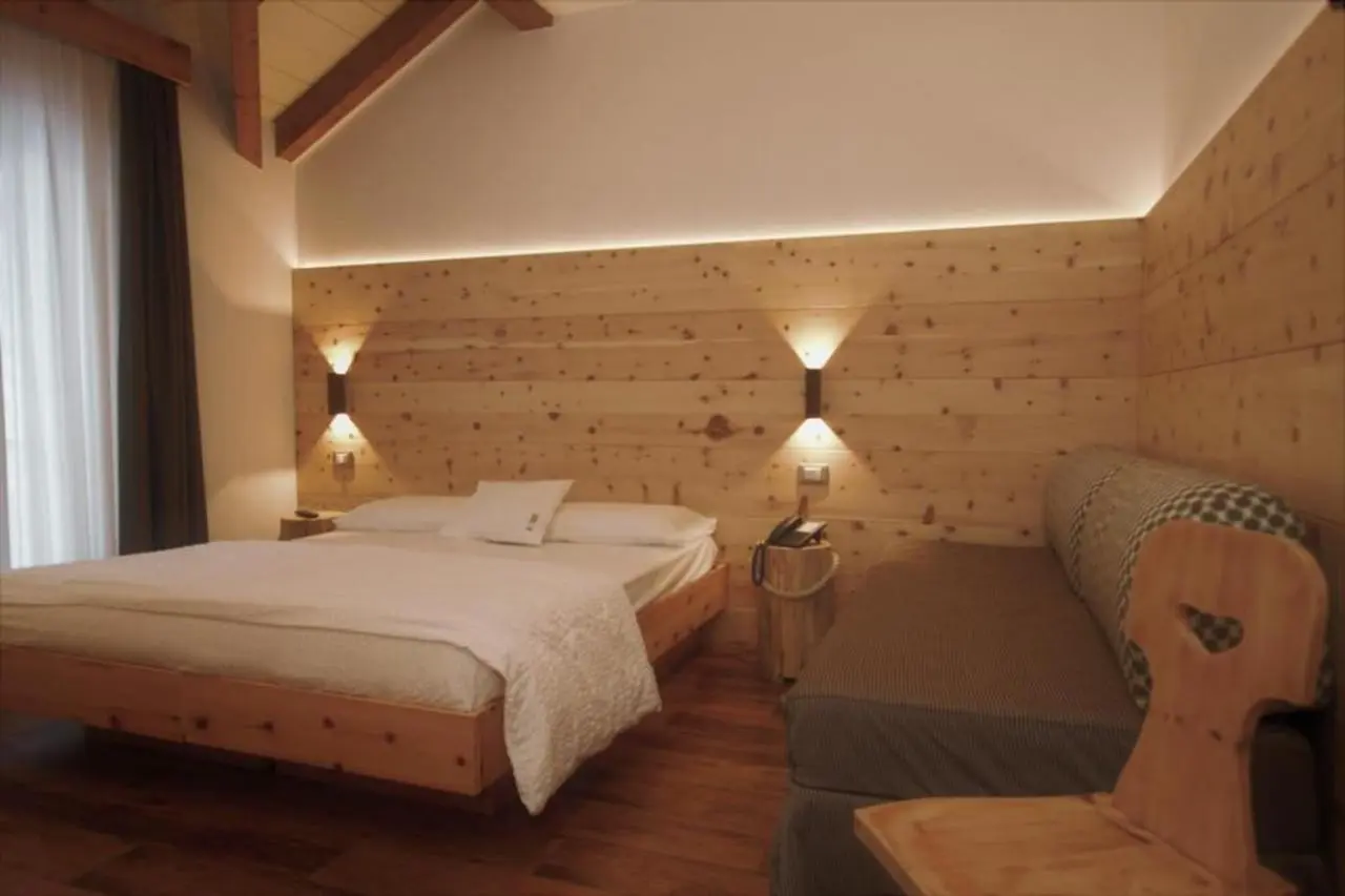 La Bussola — LA BUSSOLA