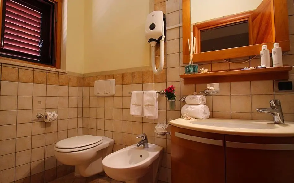 La Bussola — LA BUSSOLA