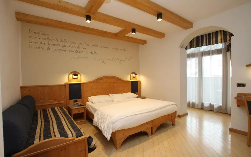 La Bussola — LA BUSSOLA