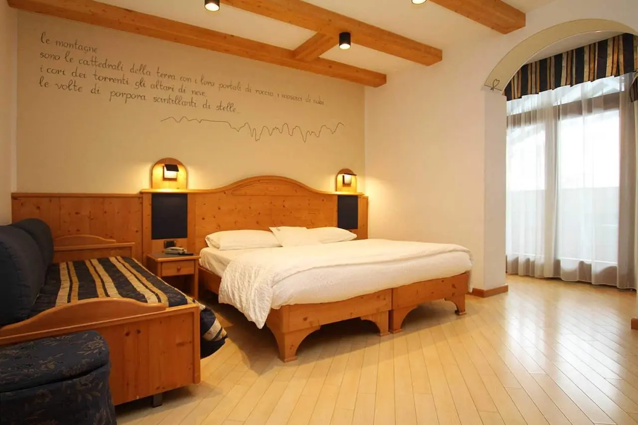 La Bussola — LA BUSSOLA