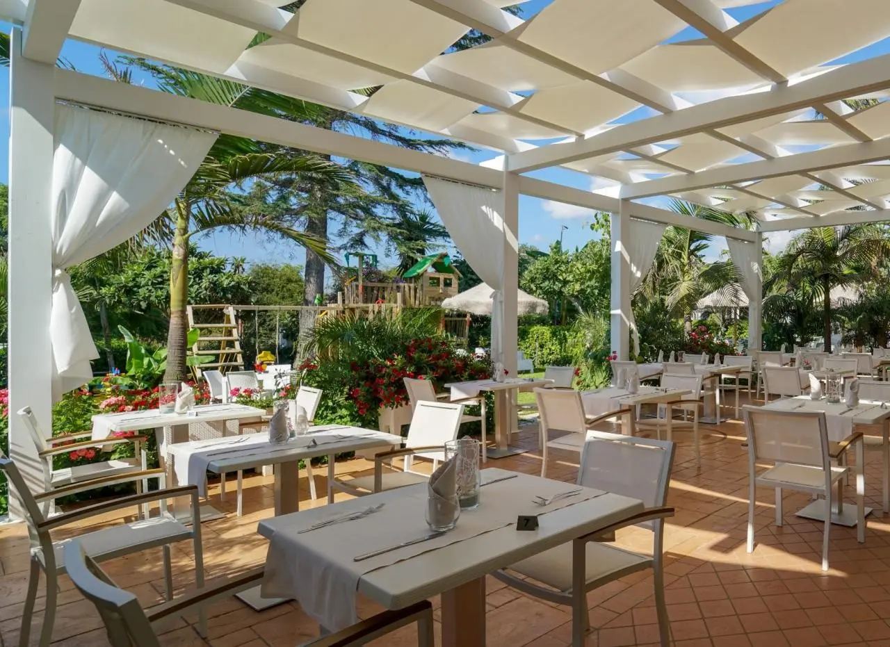 La Bussola — LA BUSSOLA