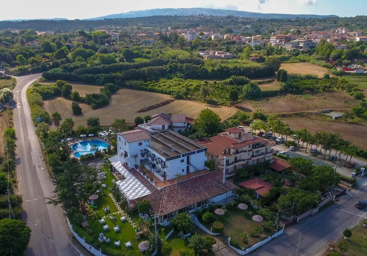 La Bussola — LA BUSSOLA