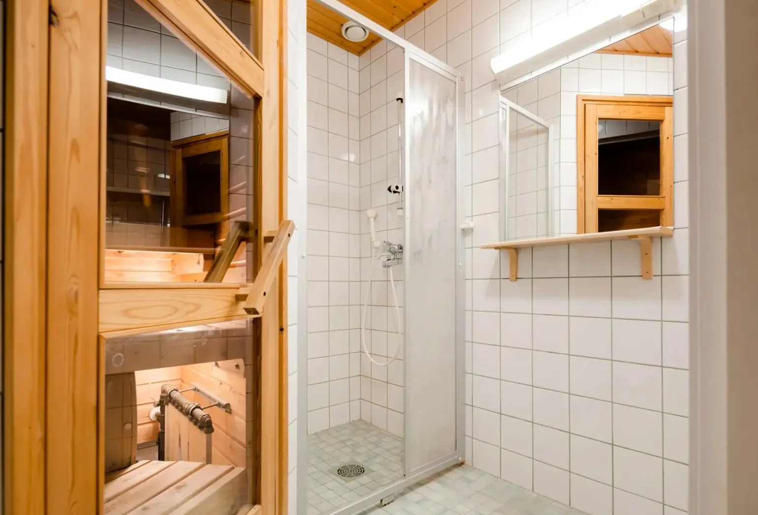 Łazienka w pokoju hotelu Lapland Hotels Sirkantähti