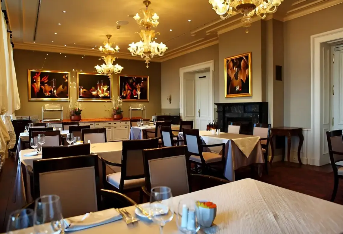Restauracja i jedzenie w hotelu Le Palais Art Hotel Prague
