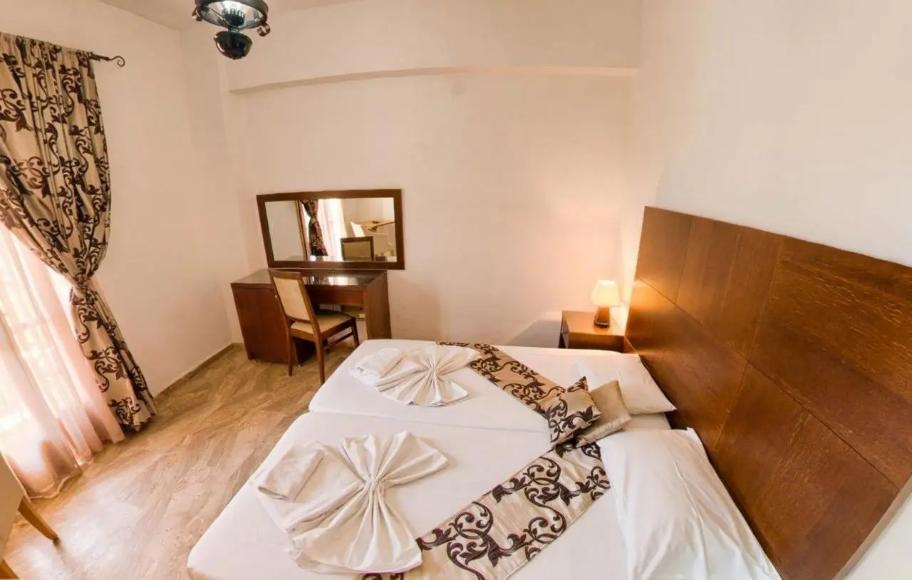 Lili Hotel — LILI HOTEL