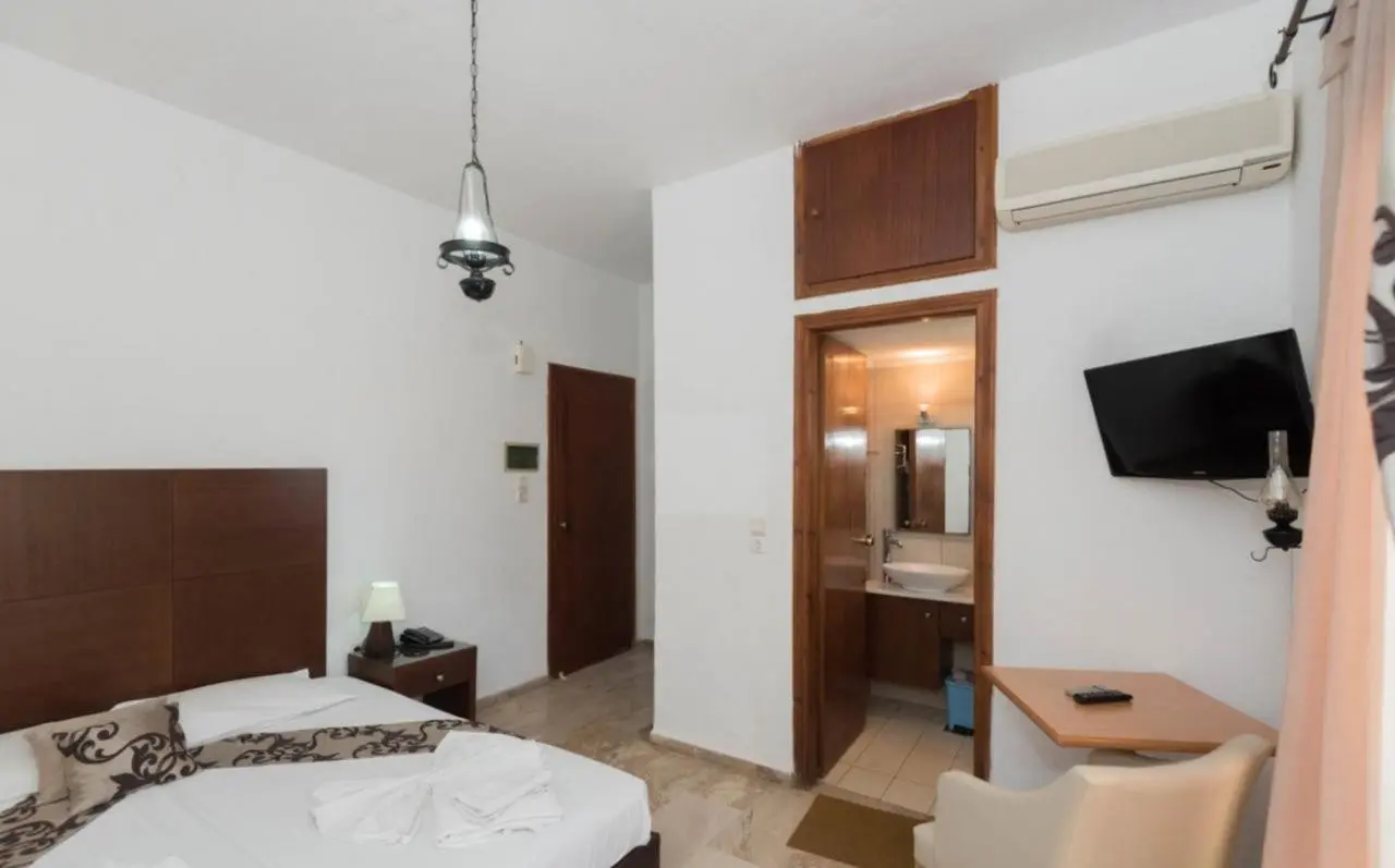 Lili Hotel — LILI HOTEL