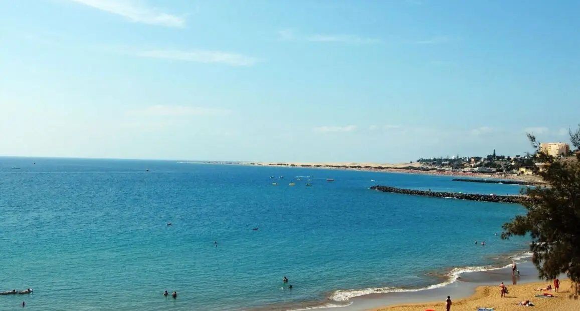 Plaża przy hotelu Livvo Veril Playa