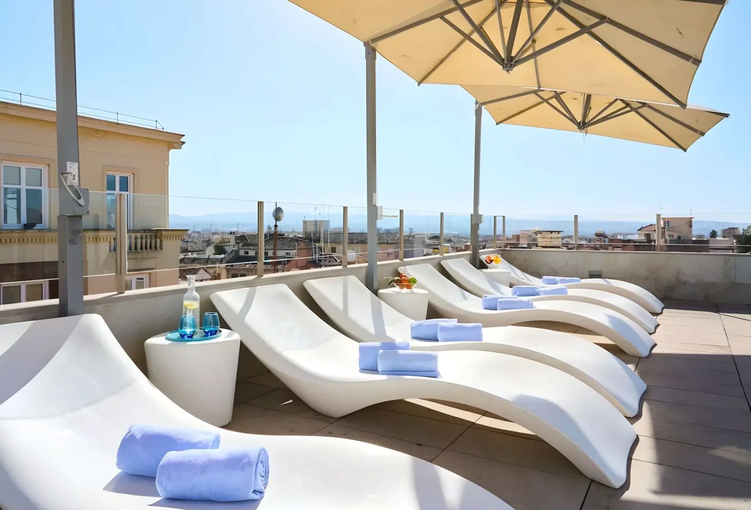 Basen w hotelu Macià Granada Five Senses