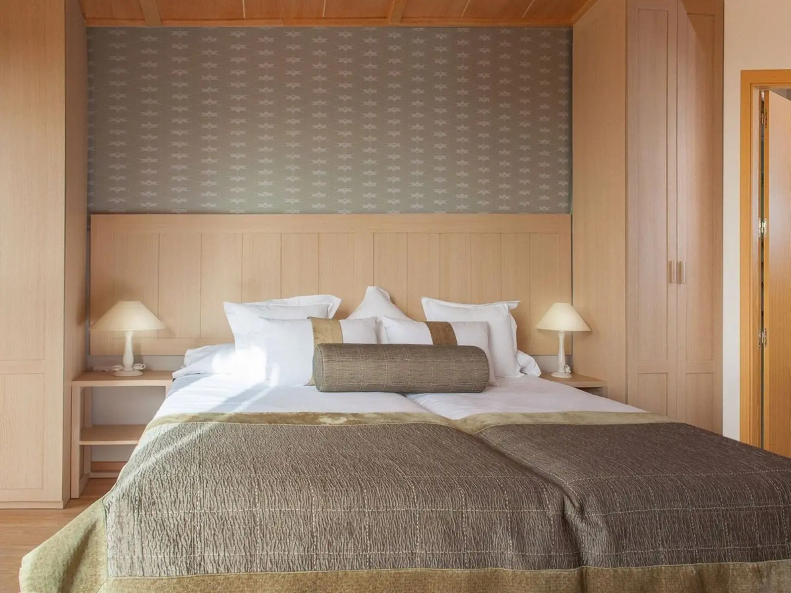 Magic Natura Animal WaterPark Polynesian Lodge Resort — MAGIC NATURA, ANIMAL WATERPARK & POLYNESIAN LODGE RESORT