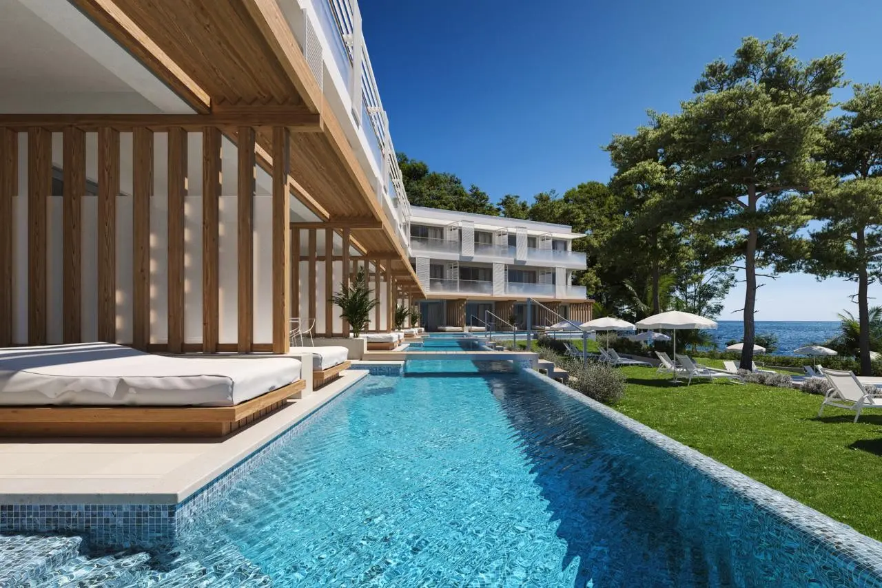 Basen w hotelu Marea Valamar Collection Suites