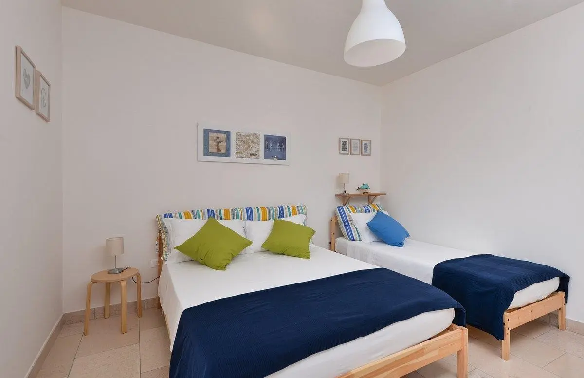 Marelive — MARELIVE