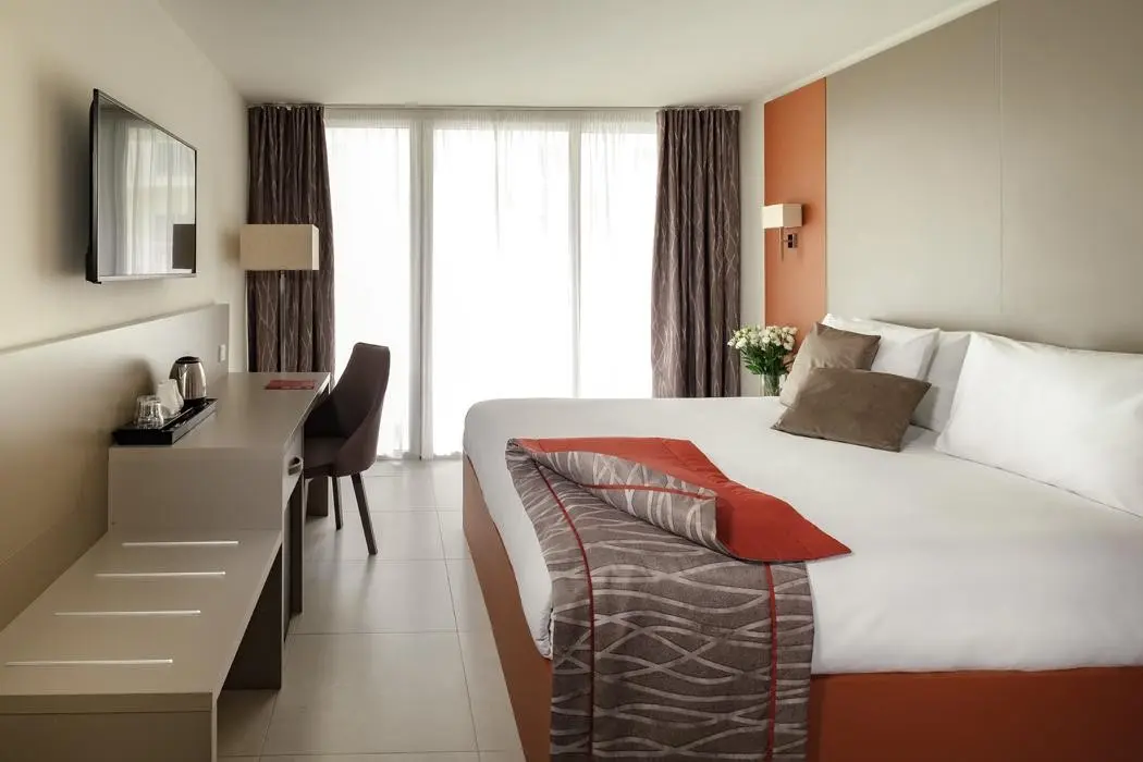 Mayflower Hotel — MAYFLOWER