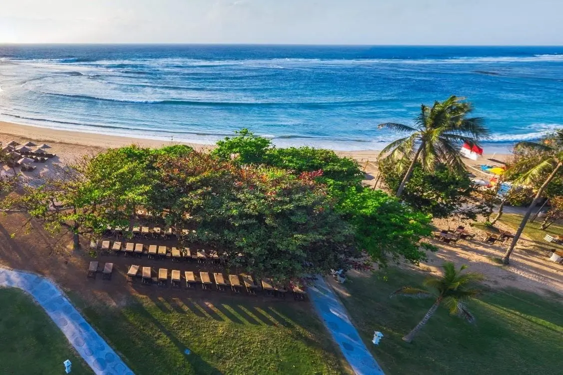 Plaża przy hotelu Merusaka Nusa Dua