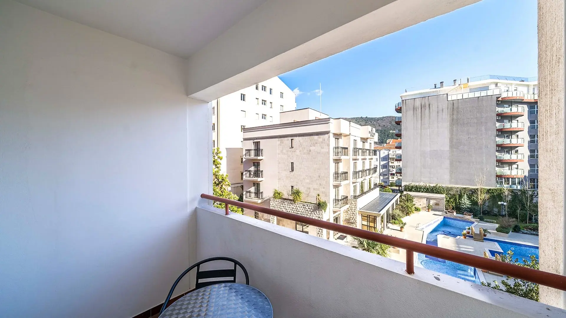 Widok z hotelu Momentum by Aycon