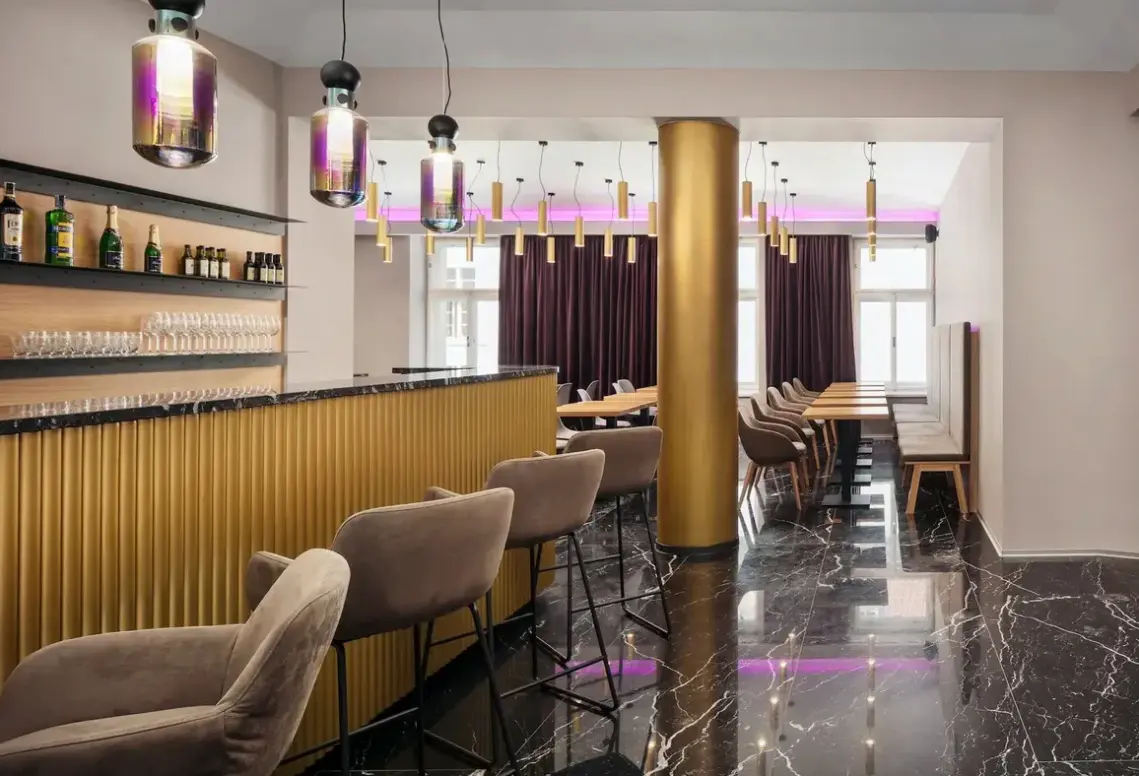 Restauracja i jedzenie w hotelu MOODs Charles Bridge