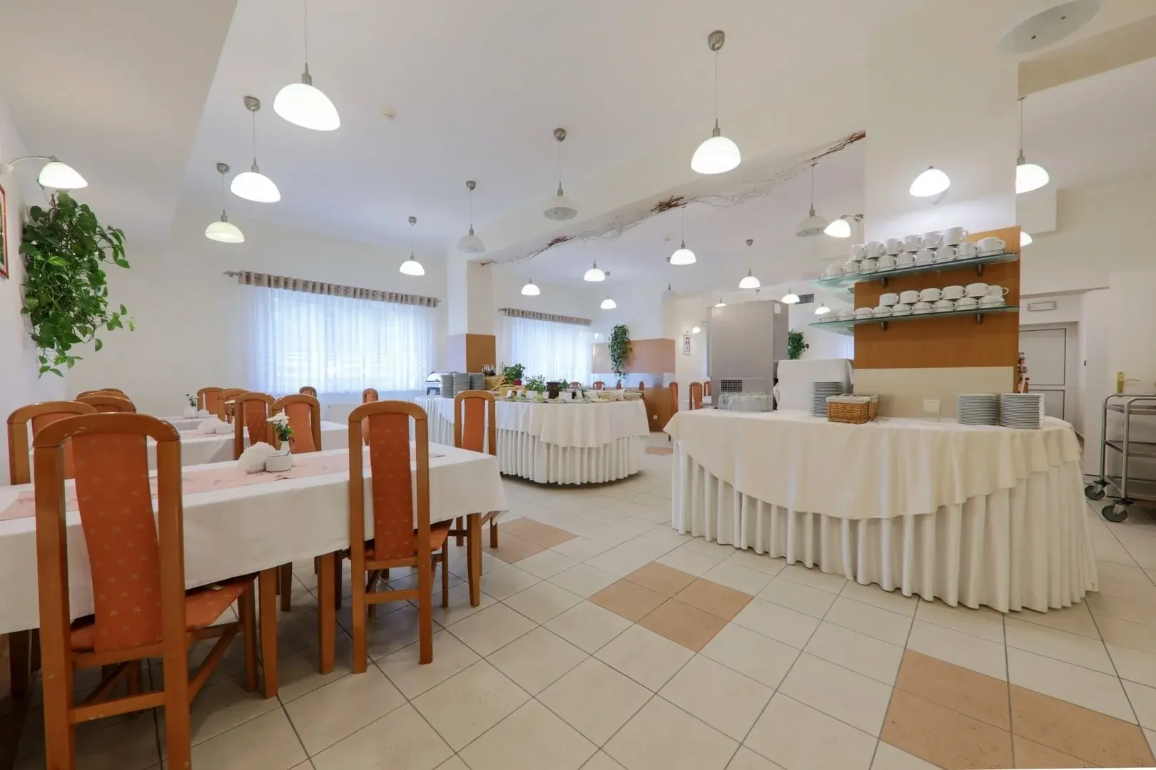 Restauracja i jedzenie w hotelu Nat Wisła