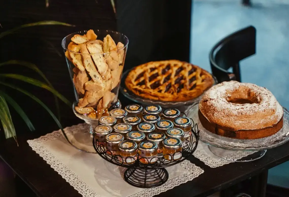 Restauracja i jedzenie w hotelu Noba Hotel e Residenze