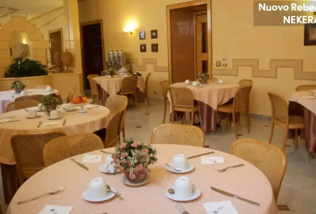 Restauracja i jedzenie w hotelu Nuovo Rebecchino