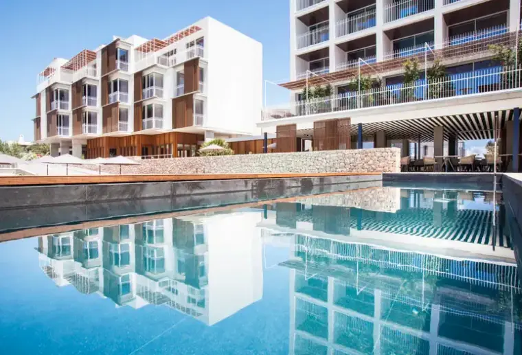 Basen w hotelu Ocean Drive Talamanca