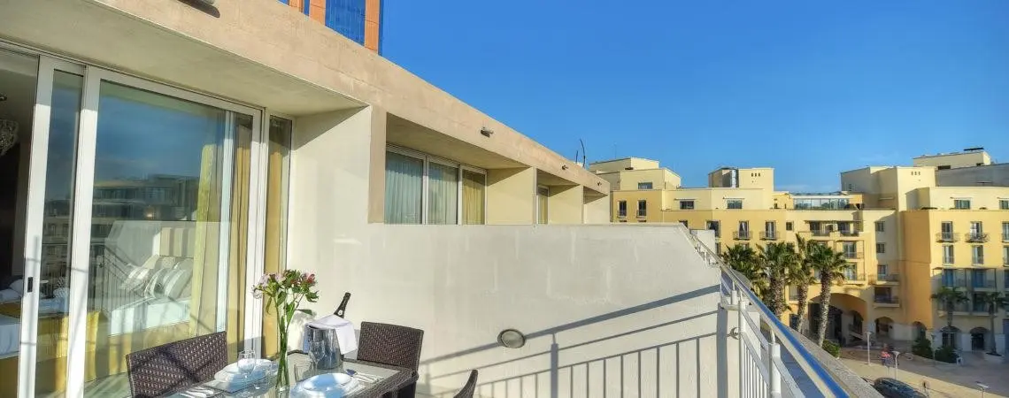 Widok z hotelu Onyx Hotel Malta
