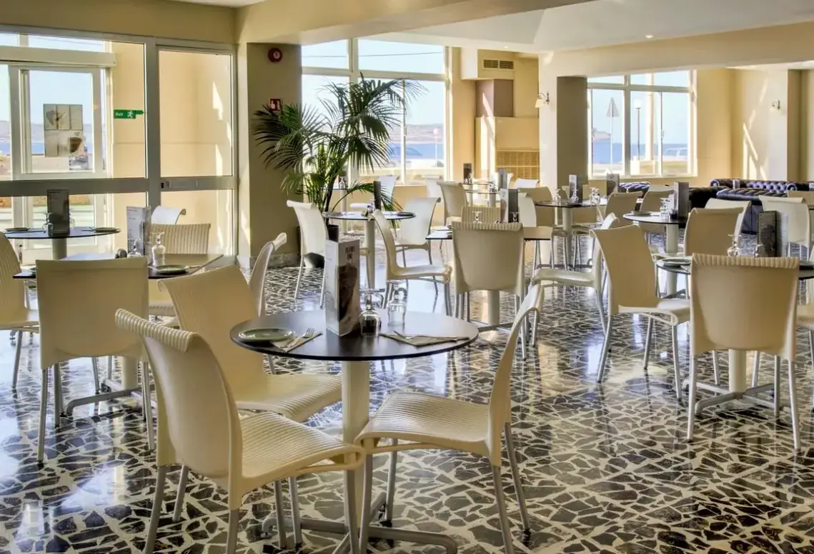 Restauracja i jedzenie w hotelu Paradise Bay Resort