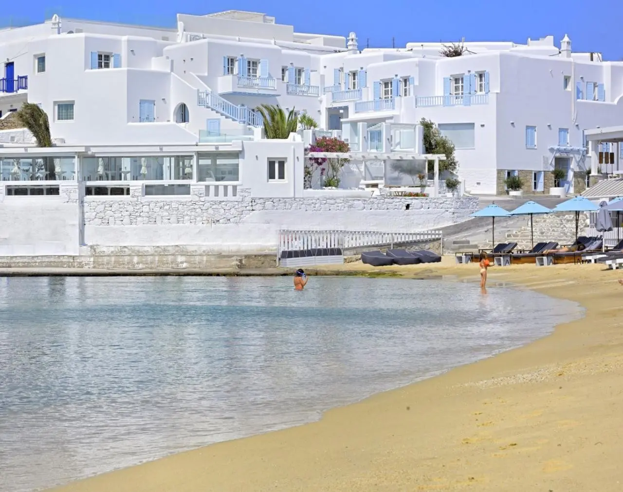 Plaża przy hotelu Petinos Hotel