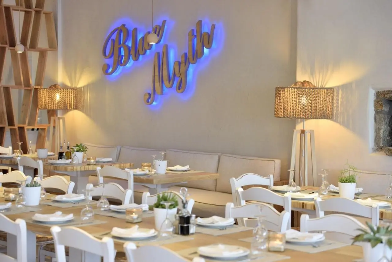 Restauracja i jedzenie w hotelu Petinos Hotel