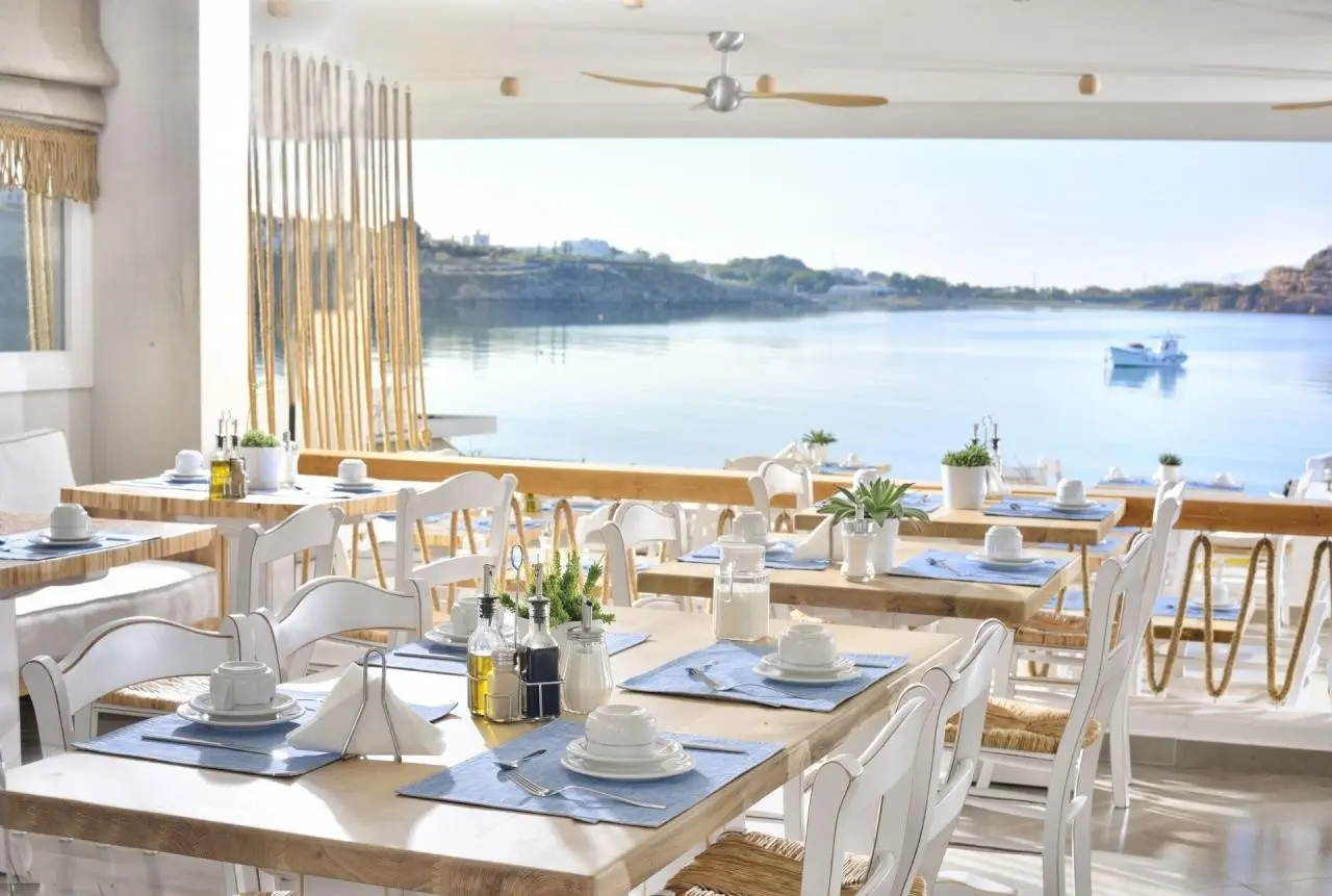 Pokój w hotelu Petinos Hotel