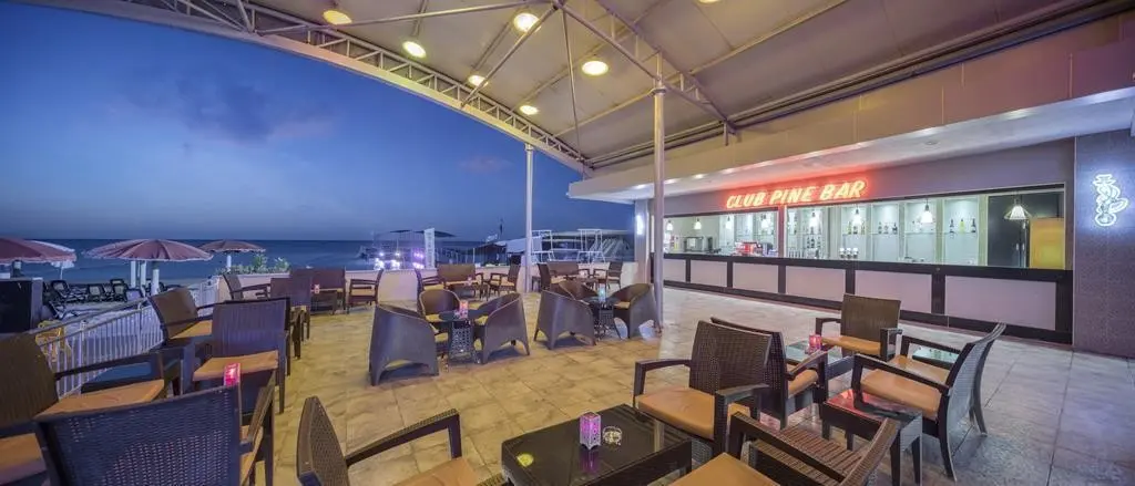 Restauracja i jedzenie w hotelu Pine Beach Belek