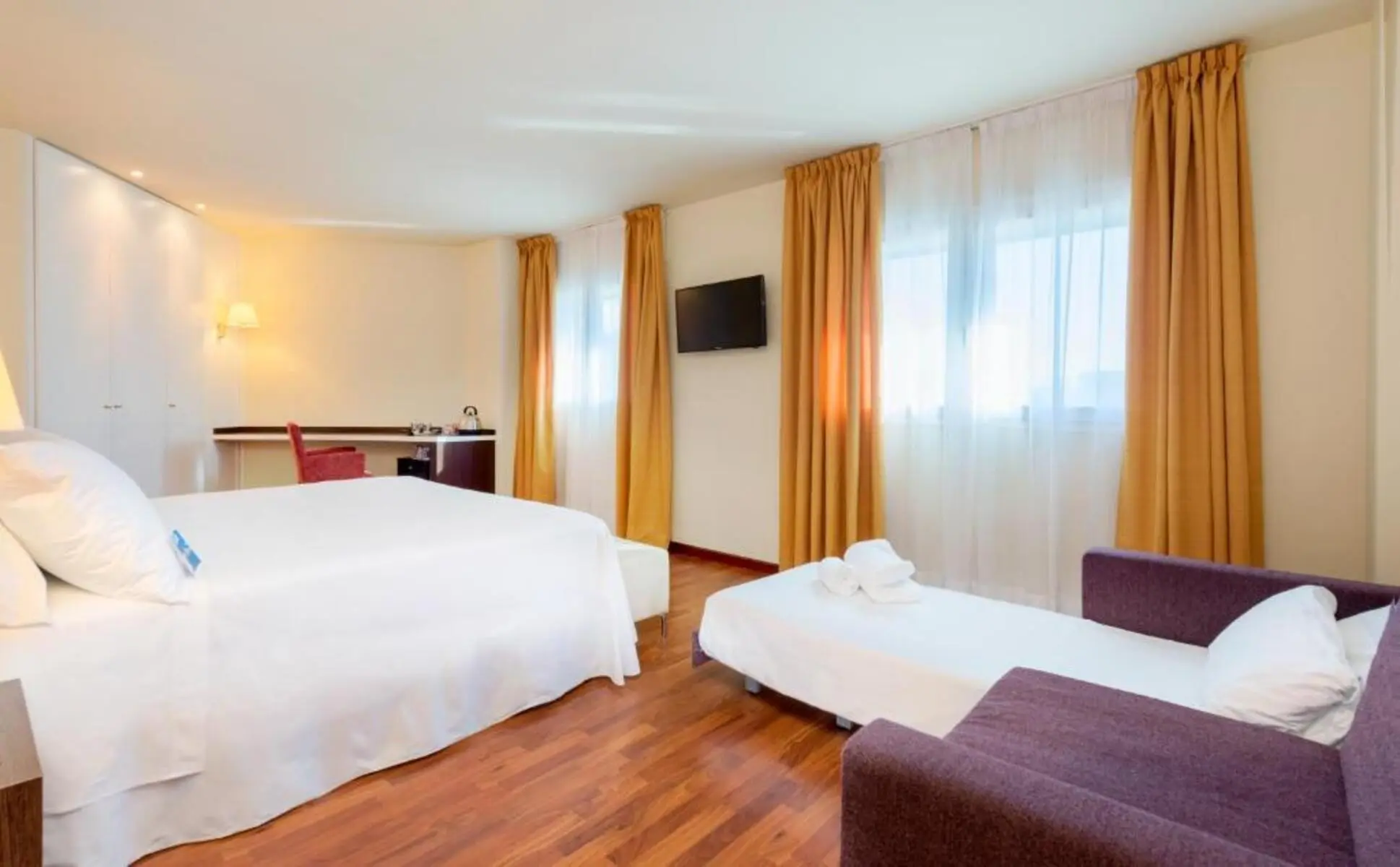Pokój w hotelu Port Feria Valencia