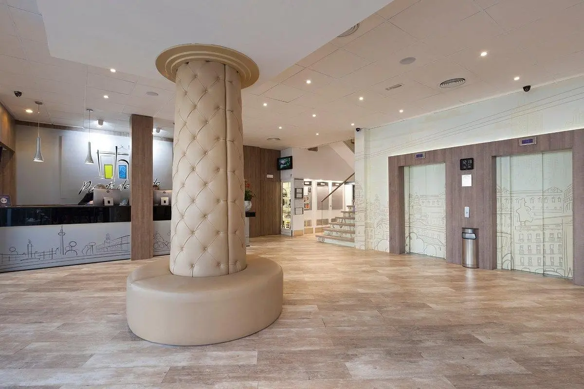 Lobby hotelu Puerta de Toledo