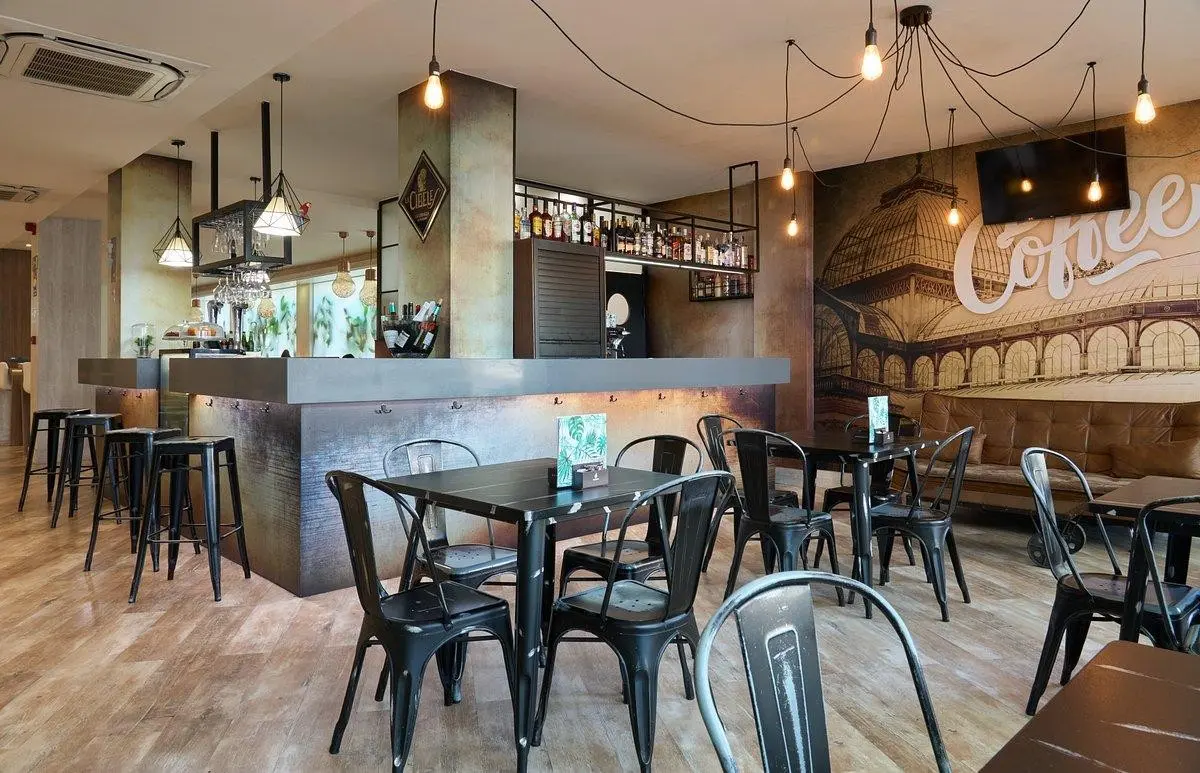 Restauracja i jedzenie w hotelu Puerta de Toledo