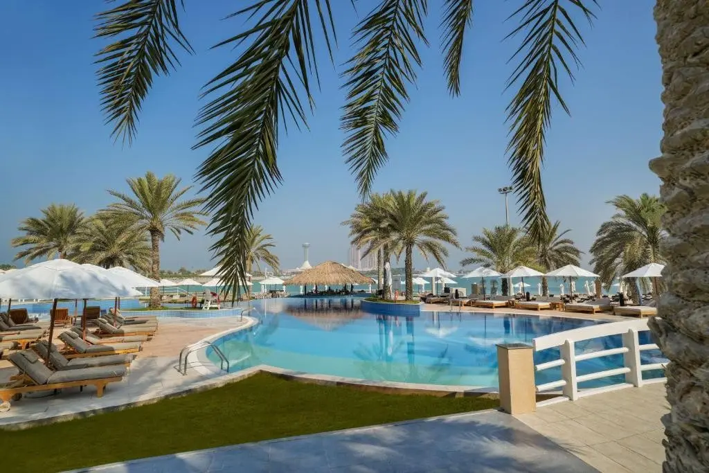 Radisson Blu Hotel & Resort; Abu Dhabi Corniche — RADISSON BLU HOTEL & RESORT, ABU DHABI CORNICHE